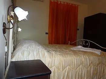 Vesuview Hotel 2*