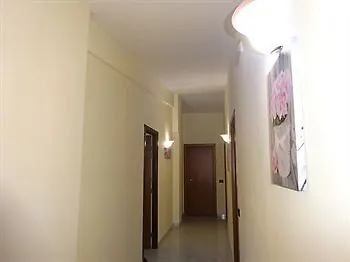 Vesuview Hotel 2*